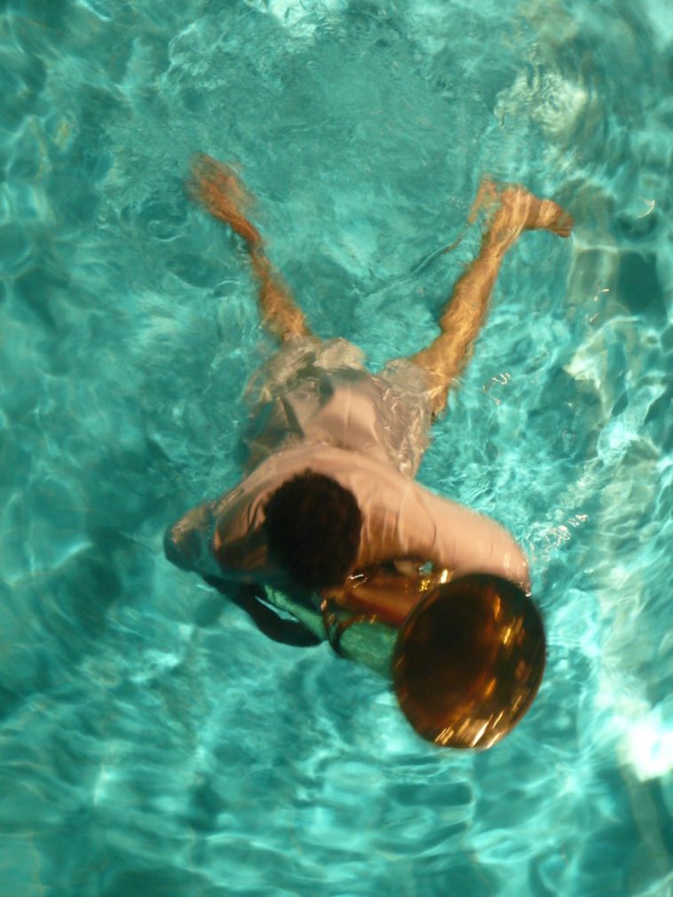 „Tristan: Schwimmen und Schweigen!“, © Georg Nussbaumer, 2006