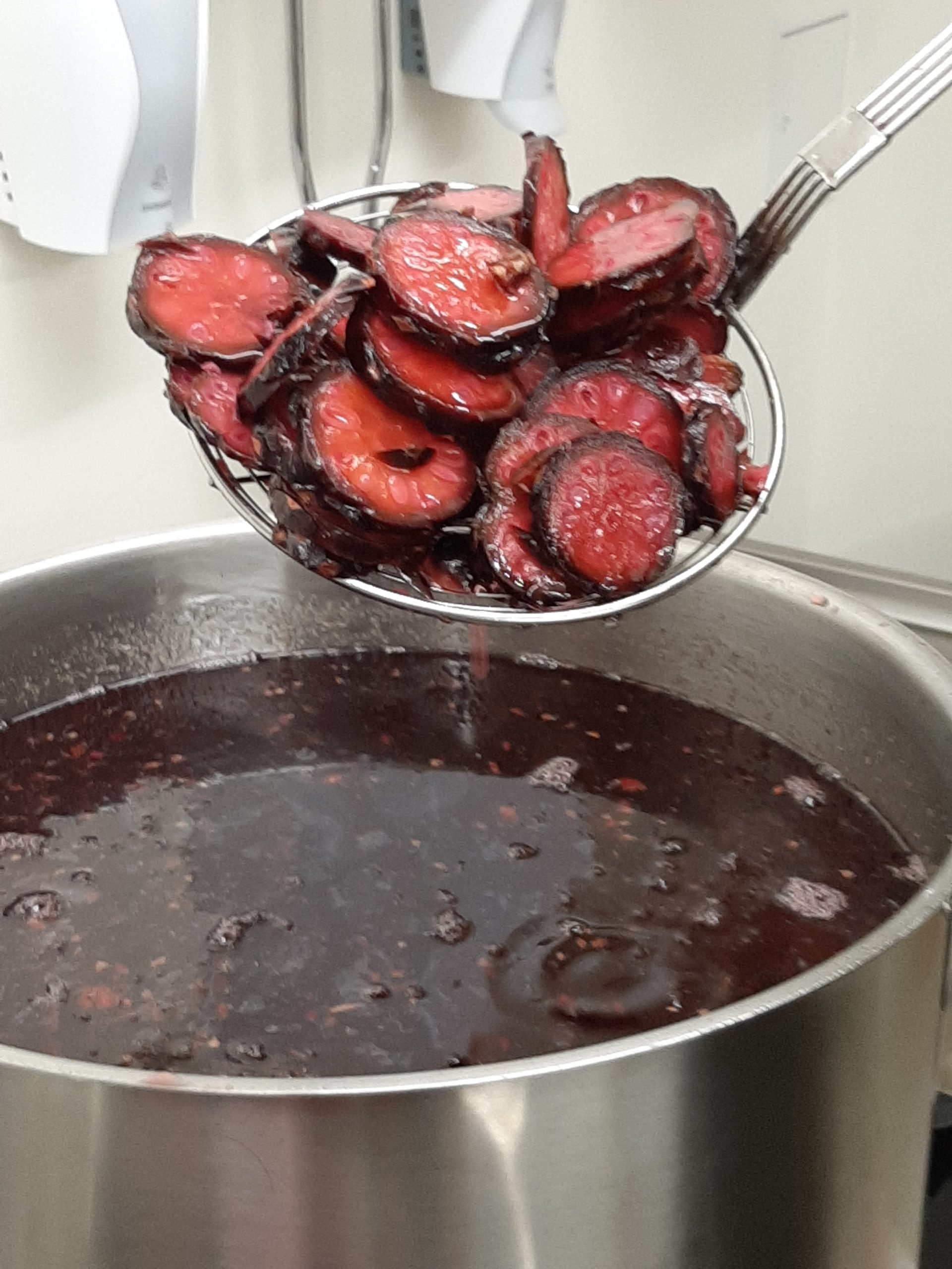Einkochen und Sirup Herstellung – Maurer’s Fruchtmanufaktur – Graz